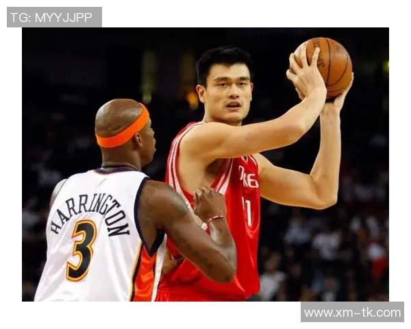 姚明篮球生涯精彩瞬间回顾与经典打球技巧分析 姚明篮球生涯精彩瞬间回顾与经典打球技巧分析