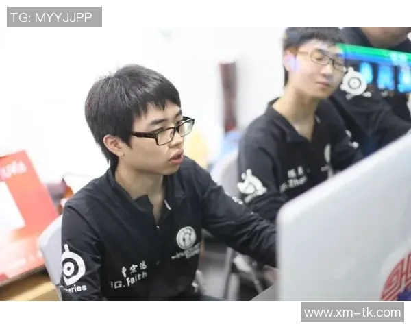 足球明星转会盛况揭秘球迷热情与市场动态的完美交融 足球明星转会盛况揭秘球迷热情与市场动态的完美交融